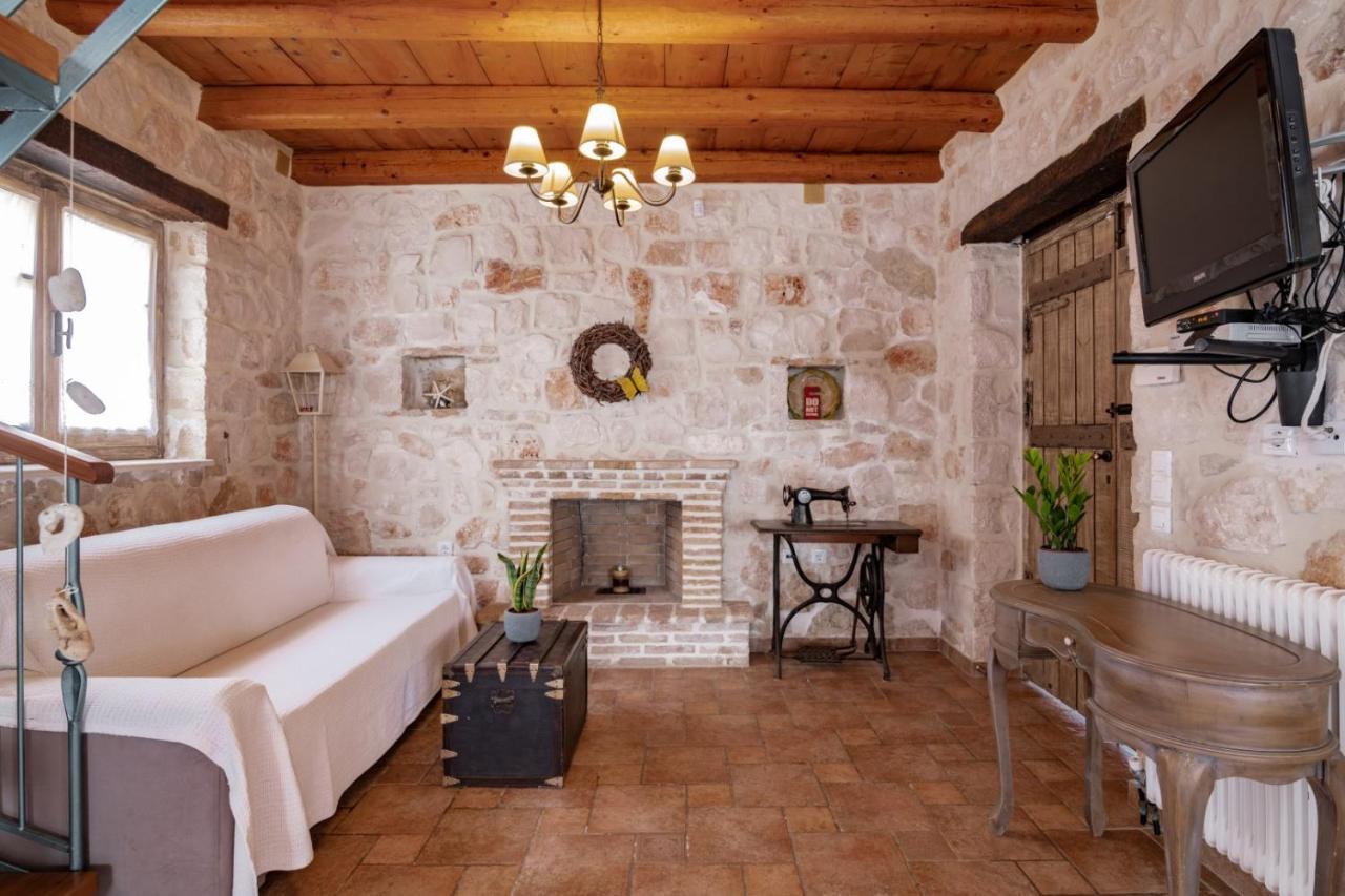 Strofilia Authentic Villas Skinaria Exterior photo