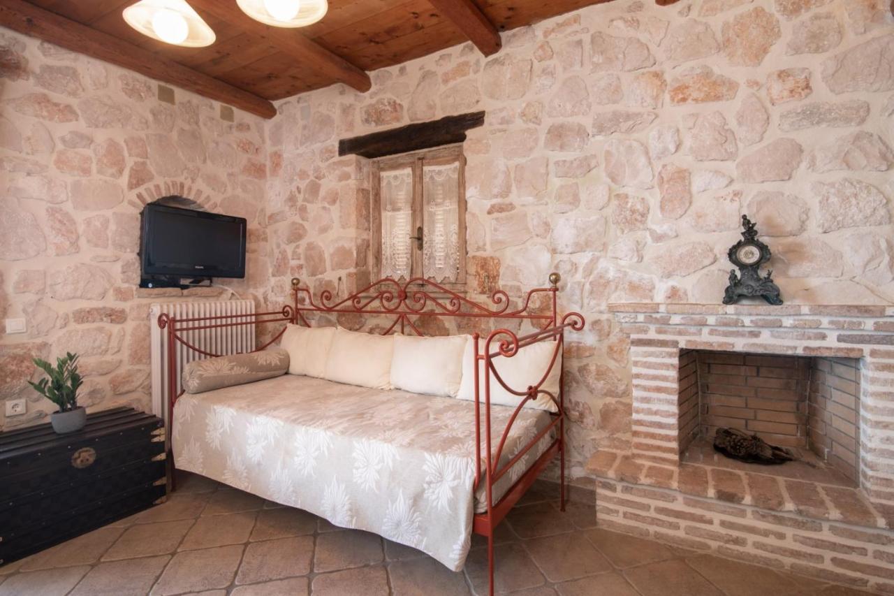 Strofilia Authentic Villas Skinaria Exterior photo