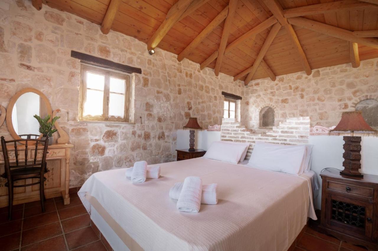 Strofilia Authentic Villas Skinaria Exterior photo